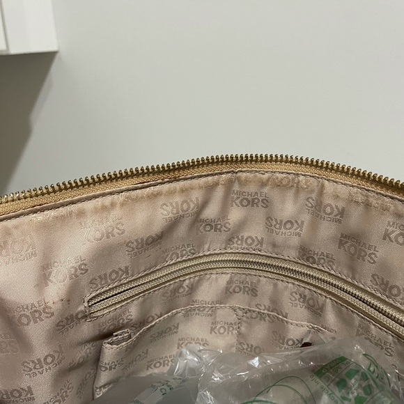 Michael Kors tote - Picture 12 of 13